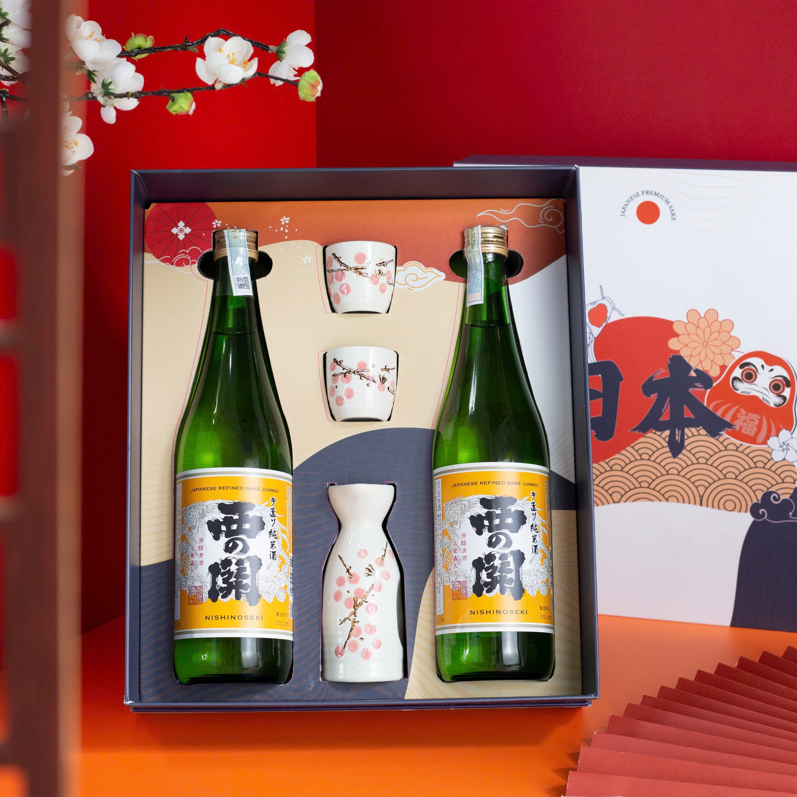 Hộp Quà Rượu Sake Nishi no Seki Junmai 720ml - Daruma 
