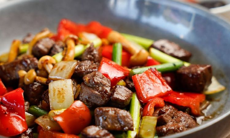bò xào lúc lắc