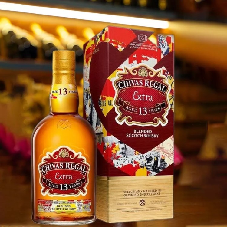 chai rượu chivas 13
