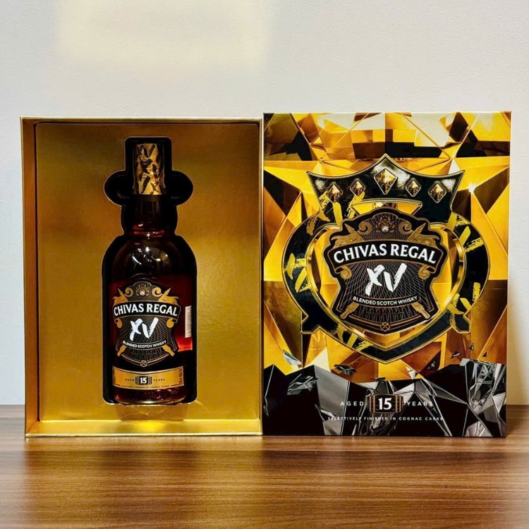 hộp quà rượu chivas 15