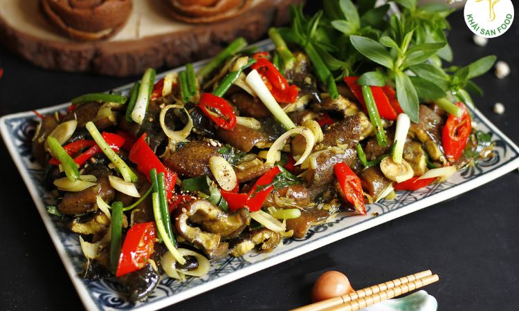 lươn xào sả ớt
