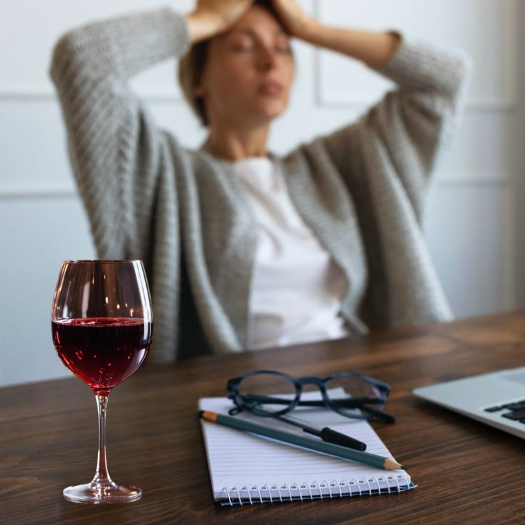 lưu ý khi uống rượu vang cho phụ nữ
