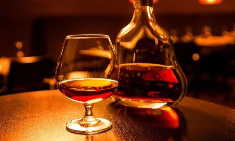 ly uống rượu cognac