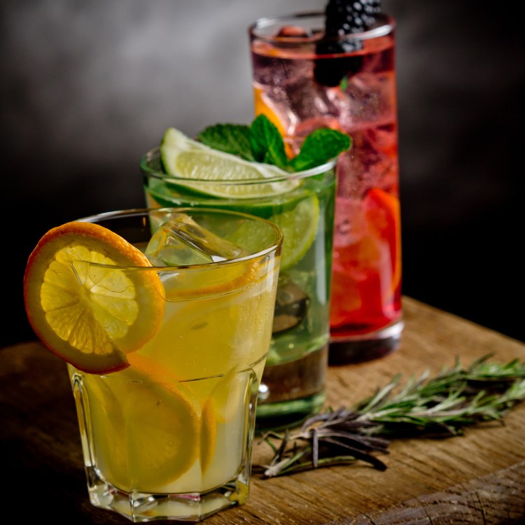 ly uống vodka