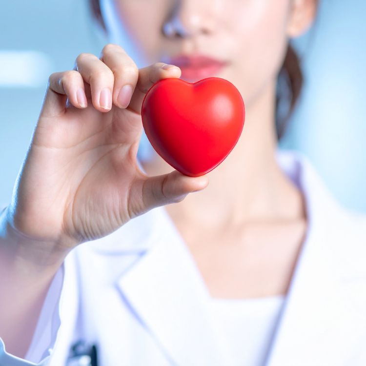 rượu vang tốt cho tim mạch