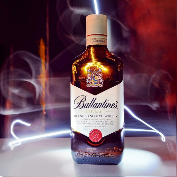 rượu whisky ballantines